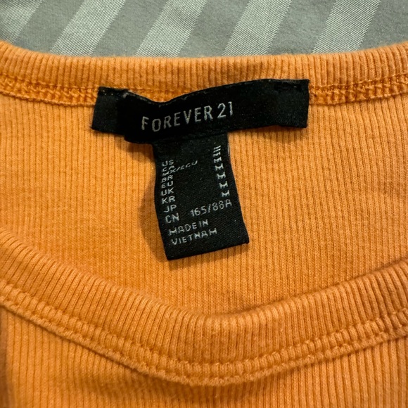 Salmon pink crop top - Picture 3 of 4